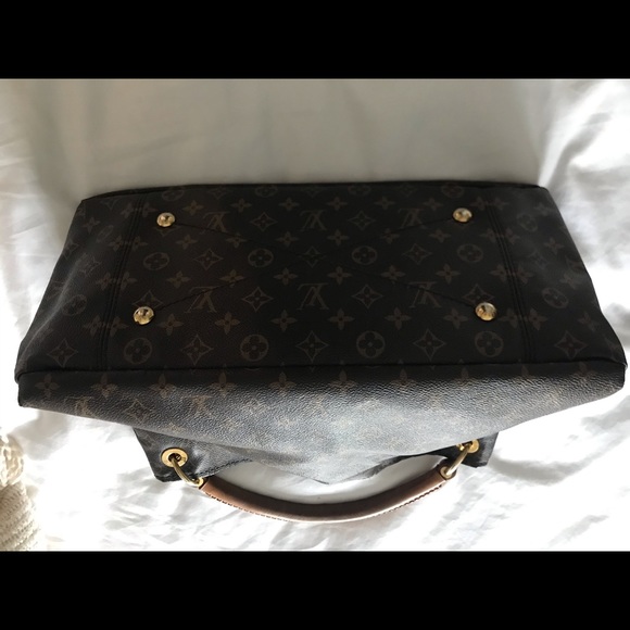 LOUIS VUITTON BAG - Picture 7 of 9